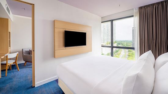 Junior Suite Lake View - Bedroom Overview